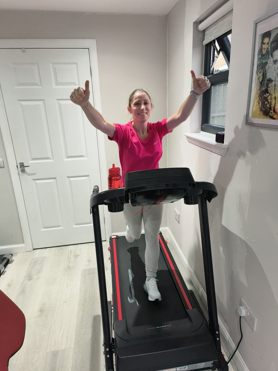 Sabrina Duncan, Project Control Assistant, Taziker, running on a treadmill for the Fit in Four Weeks challenge.